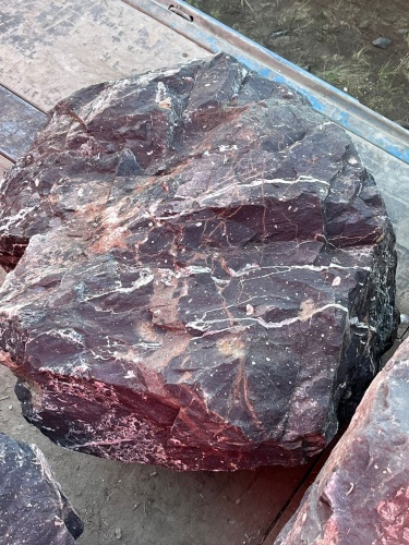 Камни для ландшафтного дизайна красно-фиолетовые 10-60 килограмм купить в Заводоуковске