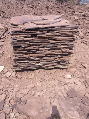 Плитняк лемезит бордовый для цоколя 1,5-2 см купить в Заводоуковске