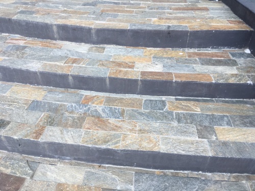 Плитка из Златолита Уральского для лестницы купить в Заводоуковске