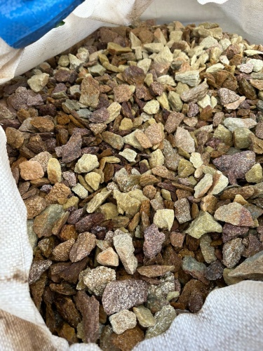 Златолит персиковый декоративная каменная крошка купить в Заводоуковске