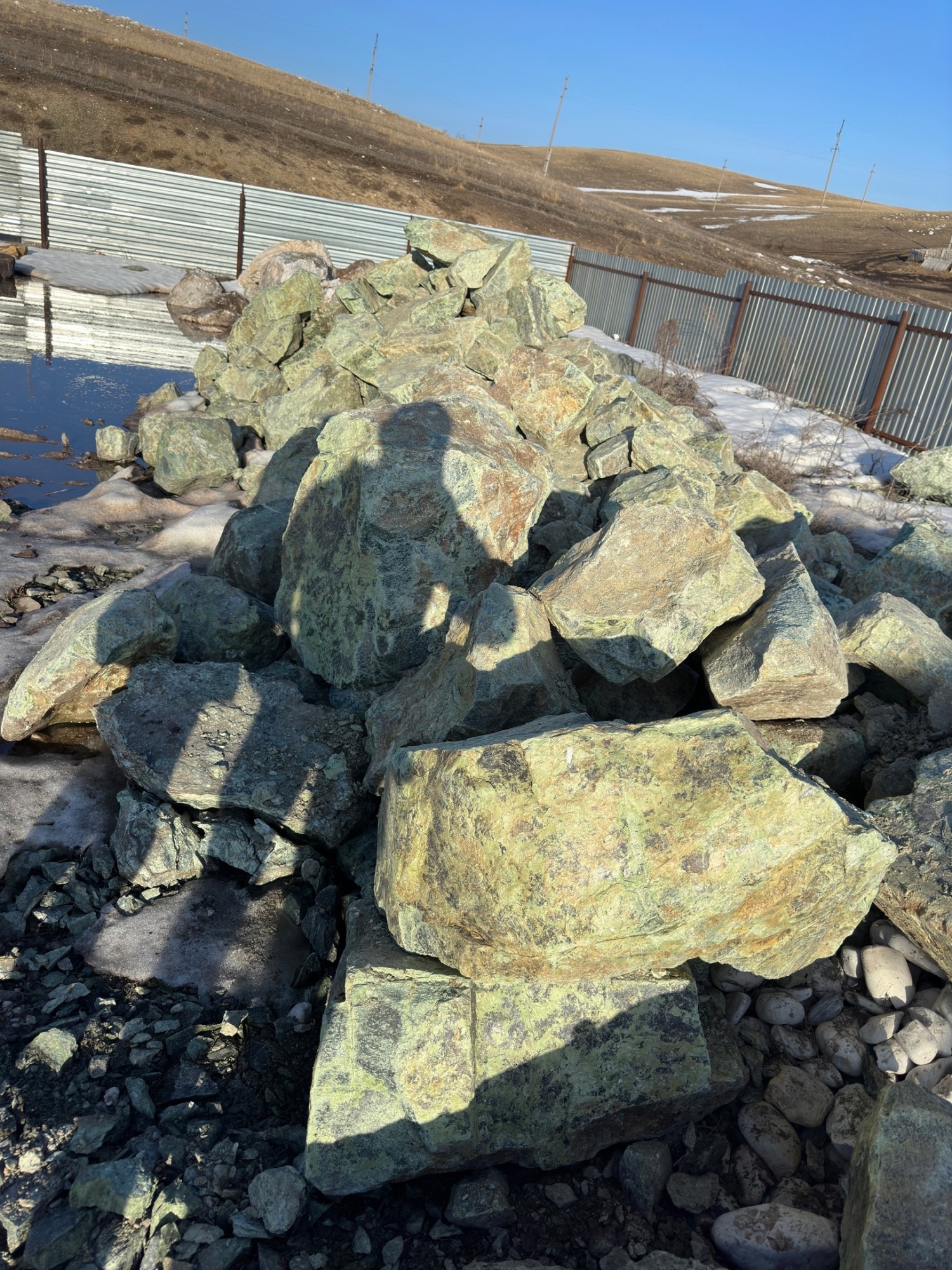 Камни для ландшафтного дизайна зелёные 10-60 килограмм купить в Заводоуковске