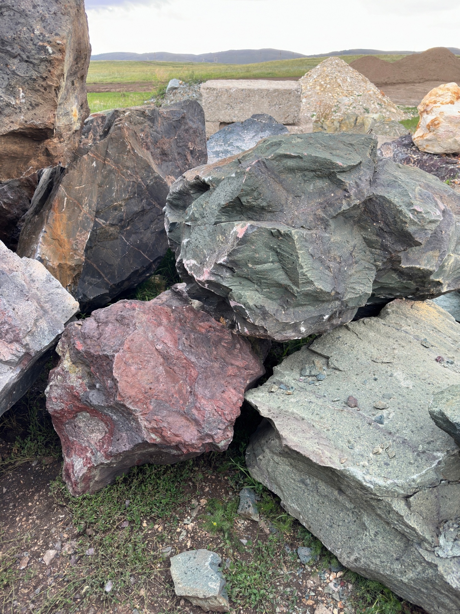 Камни для ландшафтного дизайна зелёные 10-60 килограмм купить в Заводоуковске