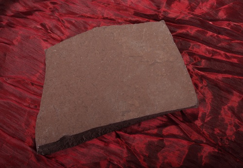 Плитняк лемезит бордовый для цоколя 1,5-2 см купить в Заводоуковске