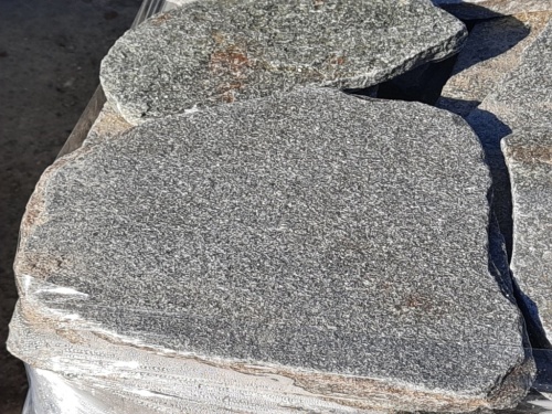 Златолит серебристый галтованный для лестниц купить в Заводоуковске