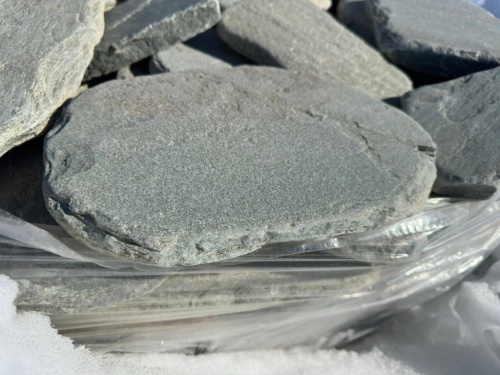 Плитняк златолит зелёный галтованный для мощения на бетон купить в Заводоуковске